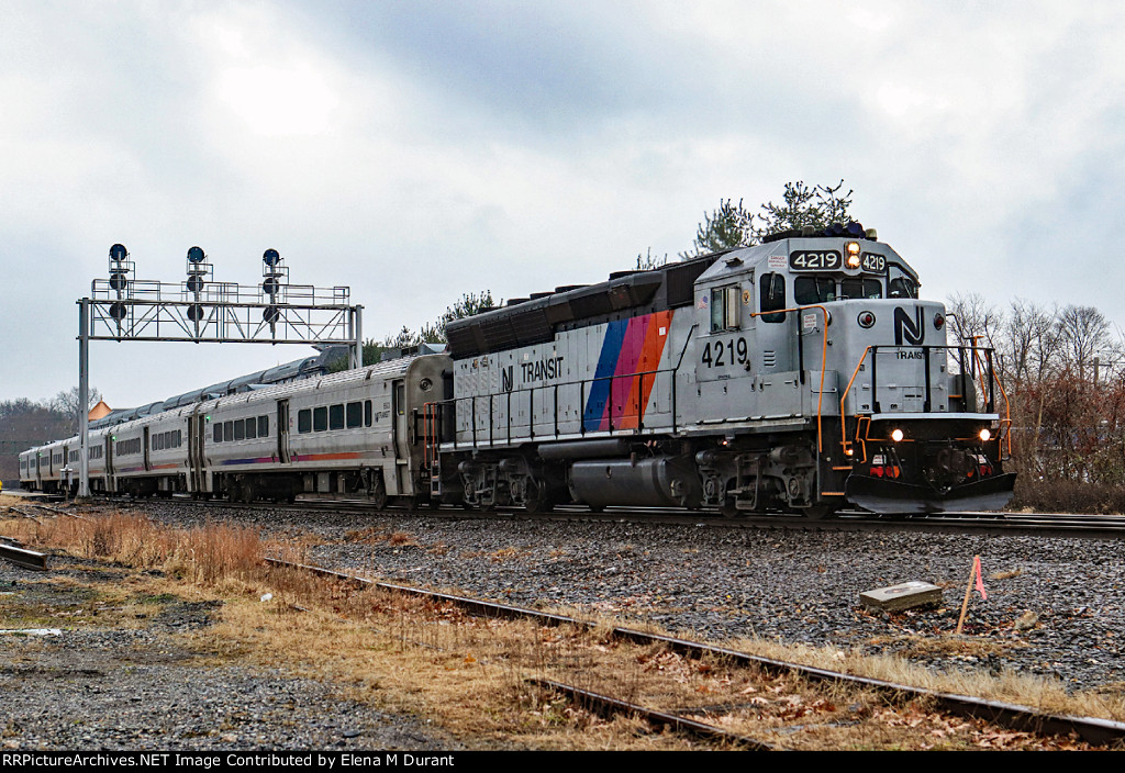 NJT 4219 on 1113